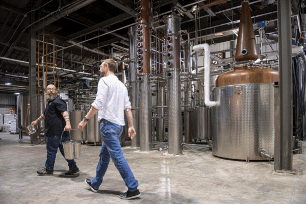 New Orleans distilleries, including Porchjam, are getting scientific help from TK体育 researchers as distilleries pivot to producing hand sanitizers. Pictured are Porchjam’s Jason Zeno and Gordon Stewart. (Photo courtesy of NOLA.com)