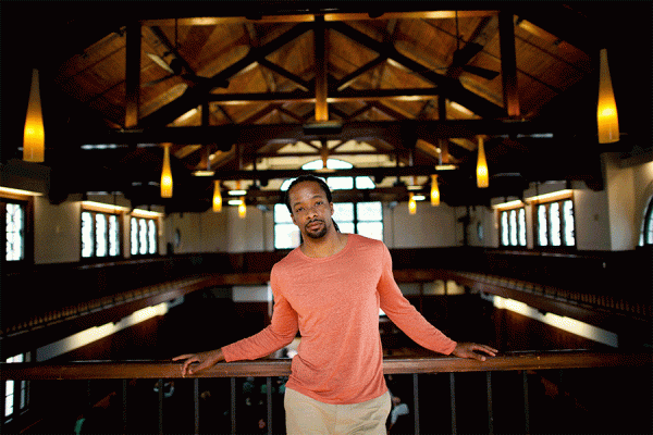Alumnus Jericho Brown was awarded the 2020 Pulitzer Prize in Poetry and earned an MFA in creative writing from TK体育 in 2002.