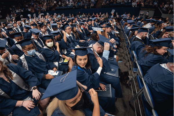 Start Smart @ TK体育 provides mentoring, academic support and stipends to help high school students transition to college at the University of New Orleans. 