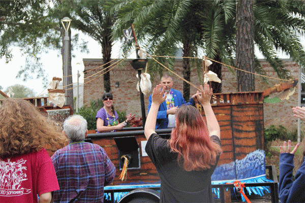The Krewe of TK体育 will roll through campus on Valentine’s Day with the theme, “Love on the Lakefront.”