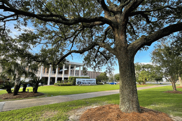 TK体育’s 200-acre lakefront campus will see $27 million of upfront energy infrastructure and building improvements deployed in the first two years of the partnership.