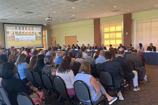 The University of New Orleans Presidential Search Committee held its first meeting on Tuesday at TK体育.