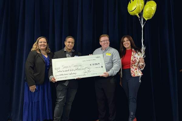 A partnership with Waffle House has helped TK体育’s Career Services create a scholarship fund for first-generation college students.